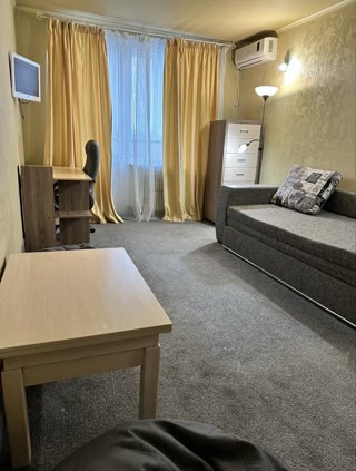 Продам 1-комнатную квартиру Метробудівників, Спортивная