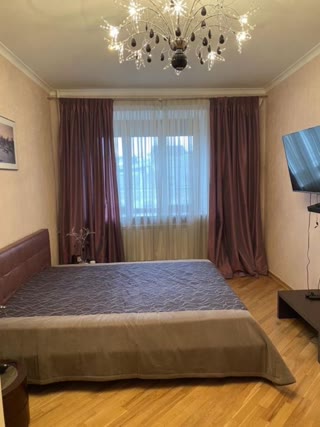 Sale of a 3-room apartment on Constitution Square