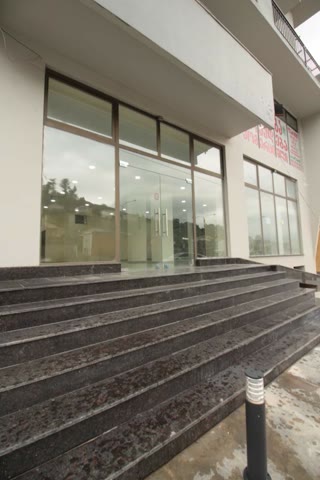For Sale: 588 sq.m. High-Visibility Commercial Facility in Bagrationi District