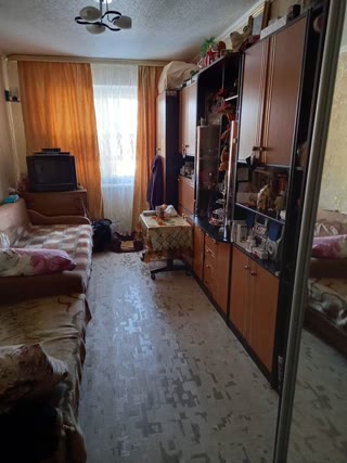 Продам кімнату в 2-х кімнатній квартирі по пр. Героїв Сталінграда