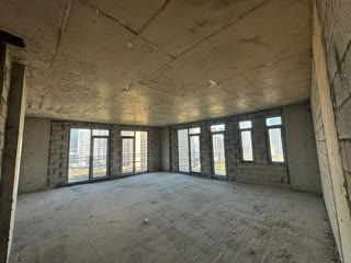 3 apartments near Metro City and Euphoria
