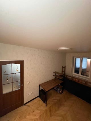 Продаж 3-кімнатної квартири на Дарницькій площі
