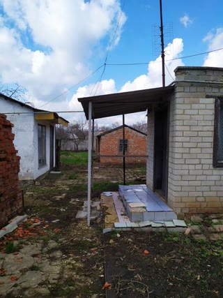 Продам участок; Лозова; центр міста; 12 соток; надвірні споруди