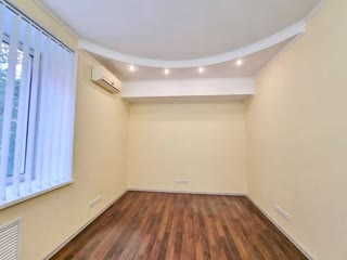 Продаж 2-кімнатної квартири-офіс в центрі Києва біля метро Олімпійська