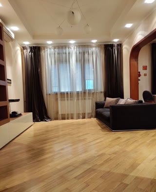 Продам 3 комн квартиру, м. Конституції в домі зі шпилем, Центр