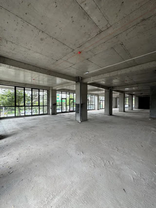 Universal commercial space for rent in Samgori