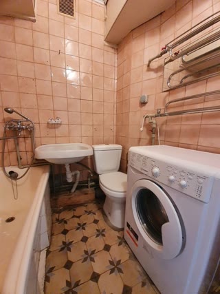 Продам 1 к. квартиру на Салтовке, метро Ак.Павлова