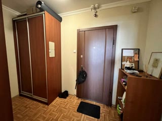 Продаж 1-кімнатної квартири на Троєщені