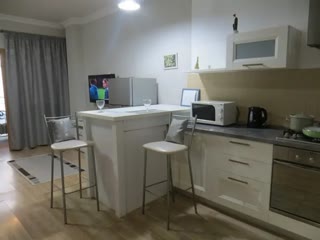 ქირავდება 3 ოთახიანი ბინა მთაწმინდაზე