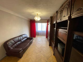 Продаж 2-кімнатної квартири біля метро Лісова