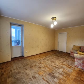 Продаж 1-кімнатної квартири біля парку Партизанської Слави та метро Червоний Хутір