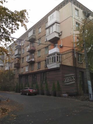 For sale 3-room Stalinka in Solomyansky District