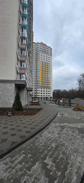 Продаж 3-кімнатної квартири на Теремках біля Голосіївського парку