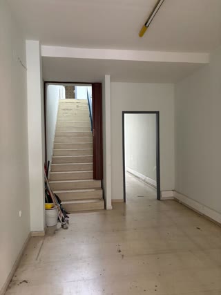 334 m² Store