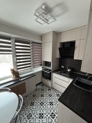 Продаж 3-кімнатної квартири біля метро Академмістечко