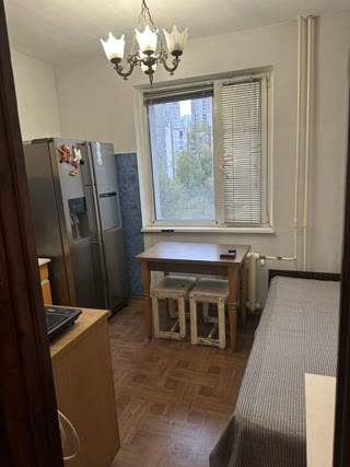 Продаж 1-кімнатної квартири, метро Позняки