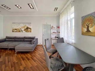 Продаж 2-кімнатної квартири біля Палац Україна та метро Звіринецька