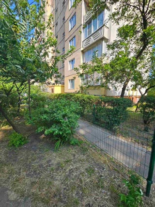Продається 3к квартира, Харківський масив