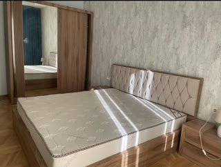 ქირავდება 3 ოთახიანი ბინა ვაკეში
