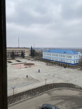 In the very center of the city 4-room apartment with a view of the square