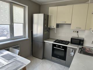 Продам 2к квартиру метро Наукова, Ботанічний Сад