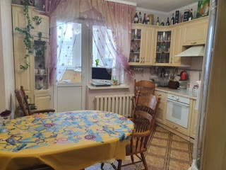 Продається 2к квартира 80 кв.м, Троєщина, Деснянський район