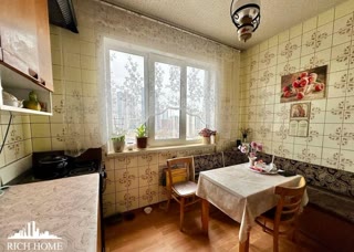 Простора 3-кімнатна квартира біля метро Теремки — лише 5 хвилин пішки!
