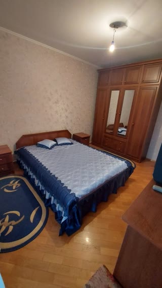 Продається 3-кімнатна квартира у Деснянському районі