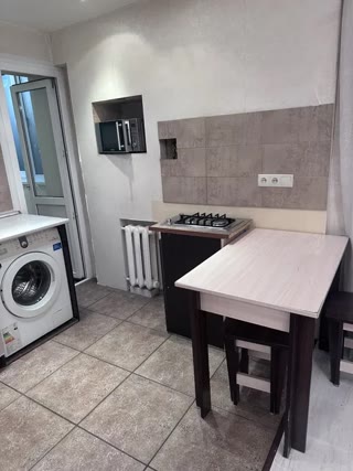Sale of a 1-room apartment in the Center of Kyiv near Klovska metro