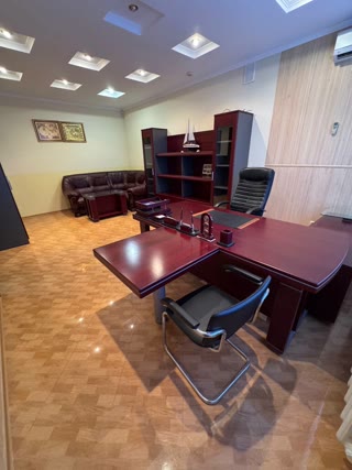 Office rental 160 m² in Obolon, Volodymyr Ivasyuk Avenue, non-residential fund