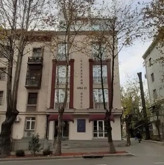 იყიდება 10+ ოთახიანი სასტუმრო ისანში