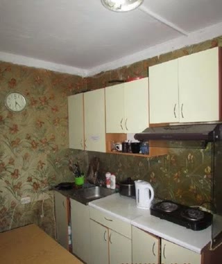 Продаж 3-кімнатної квартири біля метро Деміївська!