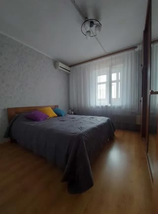 Продається затишна двокімнатна квартира з роздільним плануванням на проспекті Бажана, метро Харківська