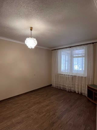 Продам 2кім. квартиру на пр. Науки, метро 23 Серпня