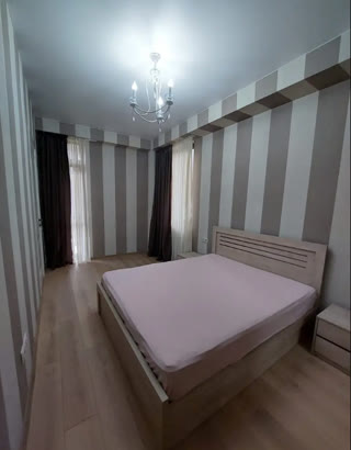 ქირავდება 3 ოთახიანი ბინა ვაკეში