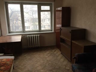 Продається 2к квартира, Харківське шосе, Дарницька площа