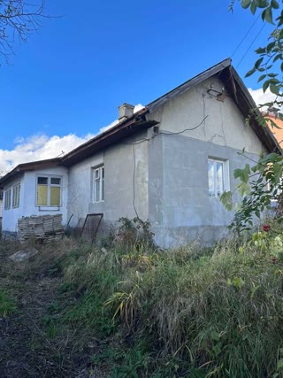 Продаж будинку під реконструкцію біля Львова