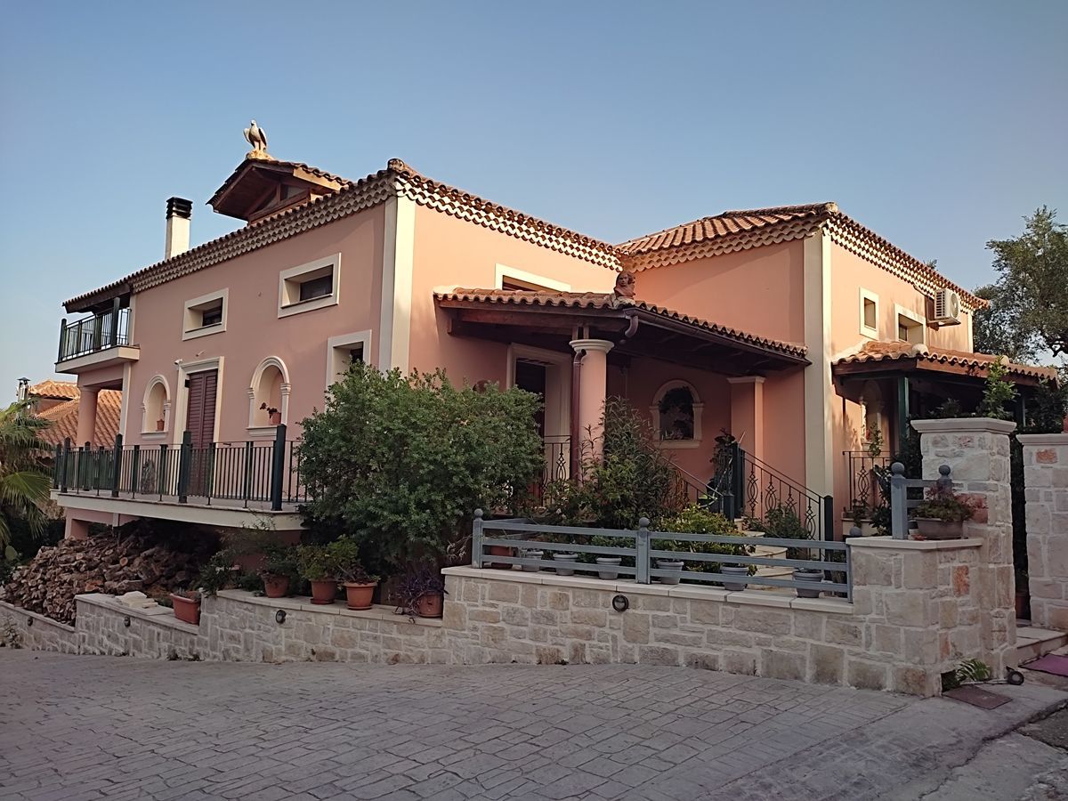 Μονοκατοικία 290 τ.μ.