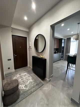 იყიდება 4 ოთახიანი ბინა ვაკეში
