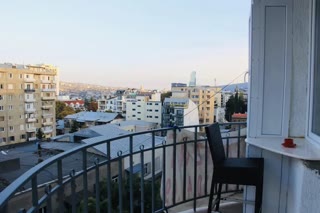 იყიდება 3 ოთახიანი ბინა ვერაზე
