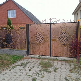 Продам будинок з ділянкою