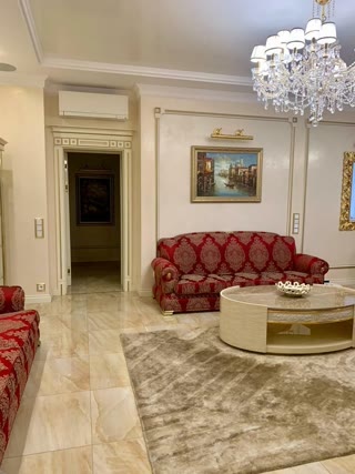 Sale of a 4-room apartment on Lesya Ukrainka Boulevard, Klovska Metro