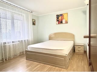Продаж 3-кімнатної квартири на Лісовому масиві біля метро Дарниця