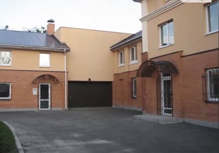 Продається будинок з ділянкою в Києві
