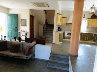 230 m² Detached House