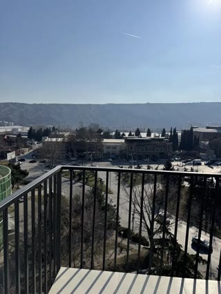 იყიდება 3 ოთახიანი ბინა სამგორში