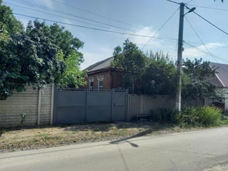 Продам кирпичний будинок з зручностями та спорудами в
