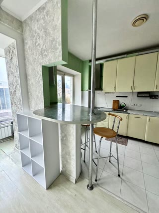 Продаж 2к квартири Палац Україна