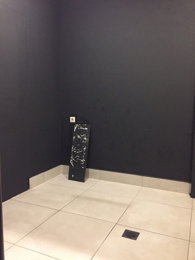 150 m² Store