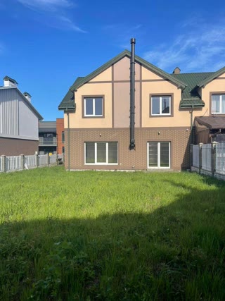 Продаж сучасного котеджу з дизайнерським ремонтом